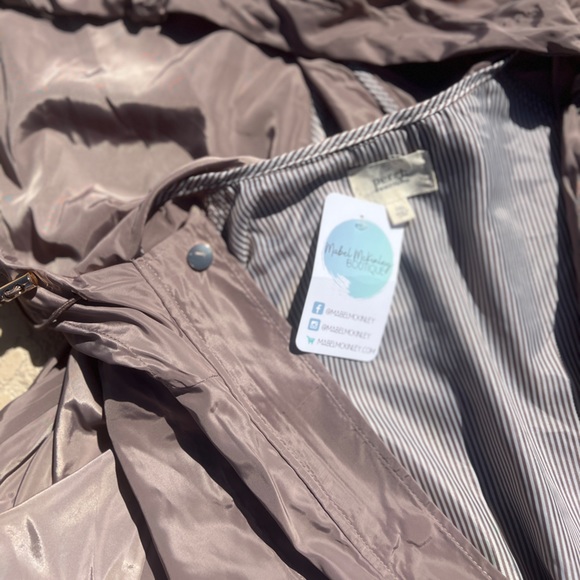 Lightweight jacket - Picture 2 of 2